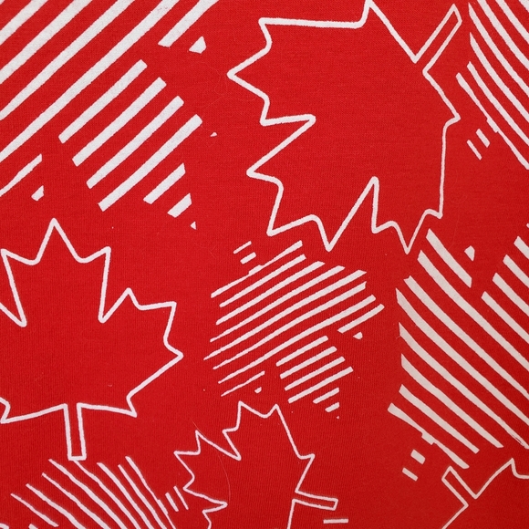 3/$30 Short Sleeve Canada Maple Leaf TShirt - Picture 3 of 4